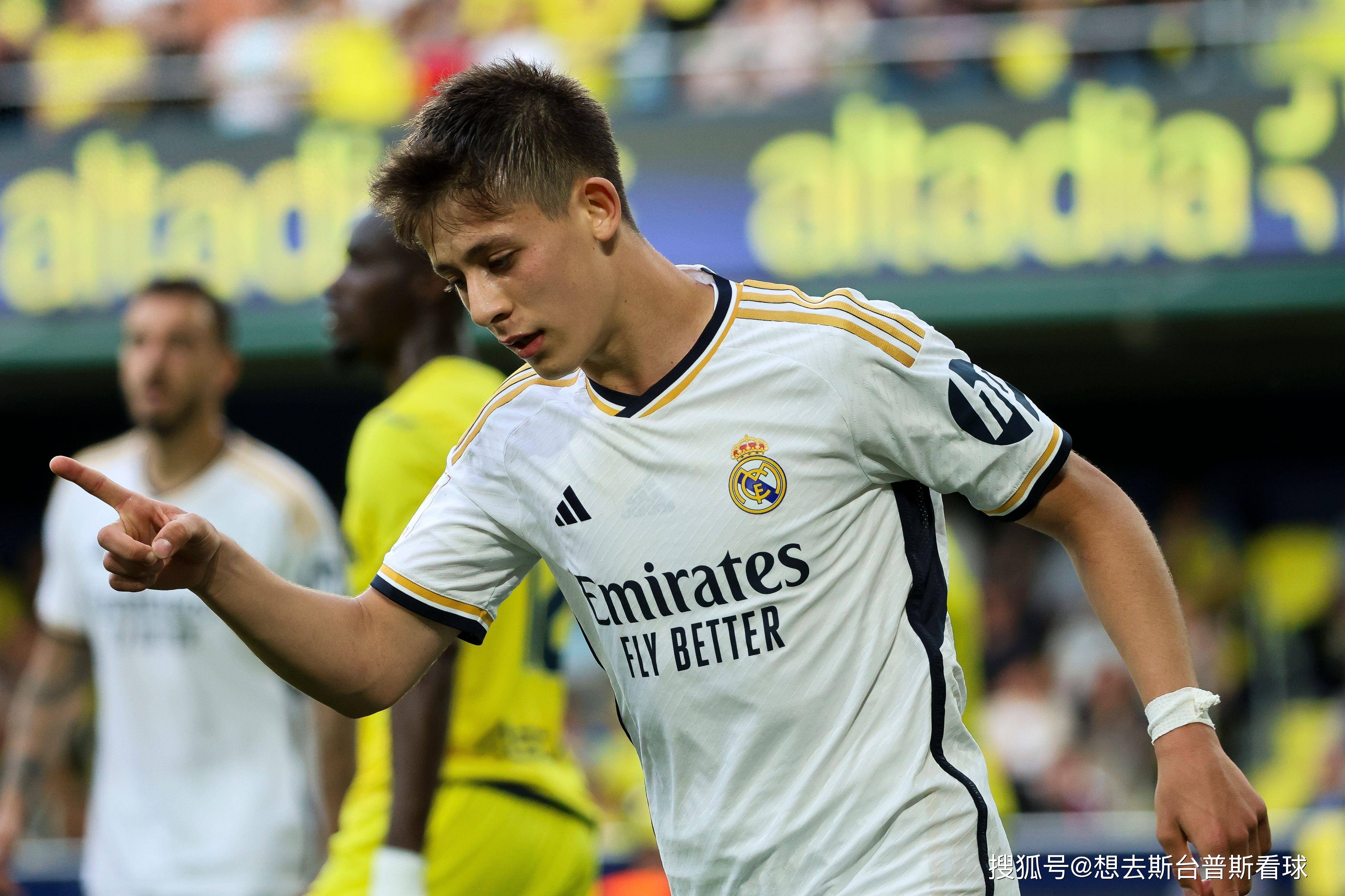 包含皇家马德里首发中卫突然受伤，无缘重要比赛的词条