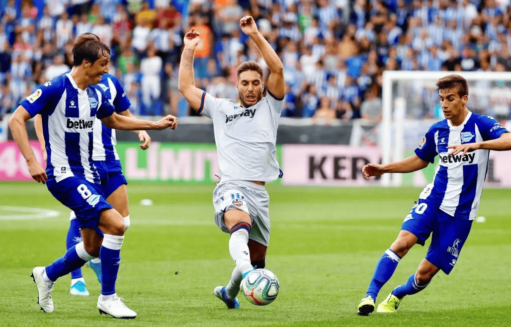 九游体育登录-玻利维亚国脚大放异彩，西乙联赛连场精彩对决