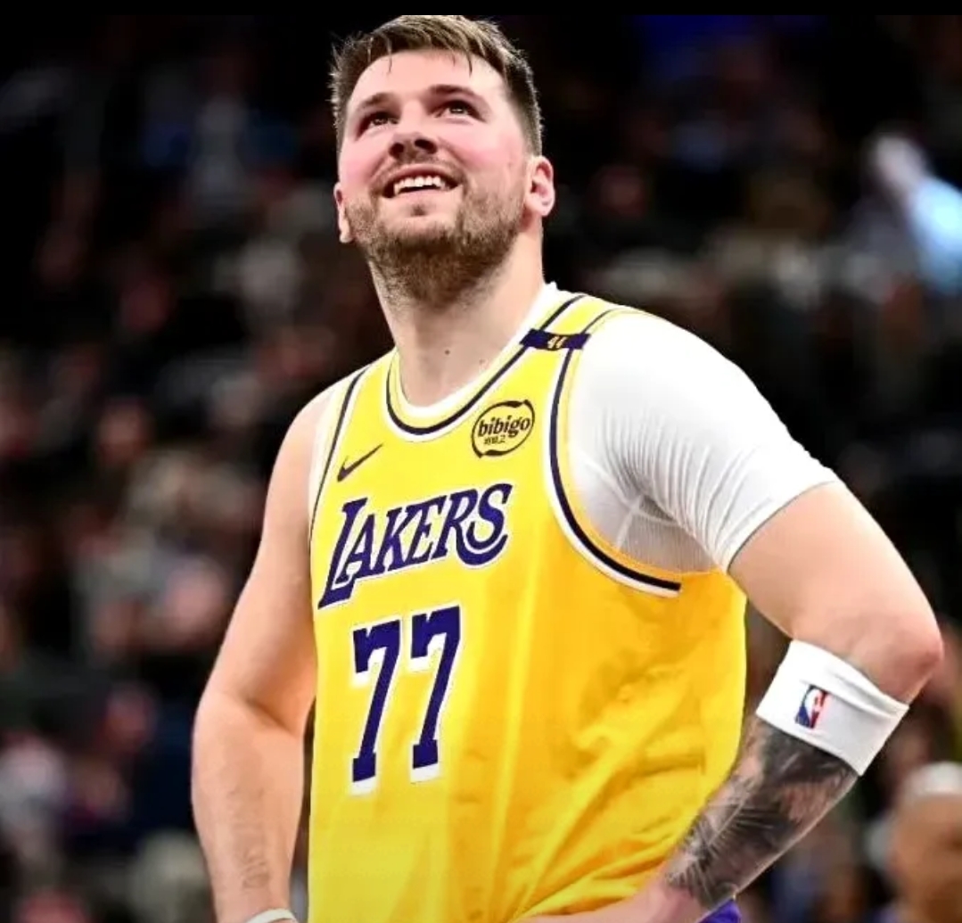 九游体育app-黄蜂惨败湖人，失误连连扼杀机会