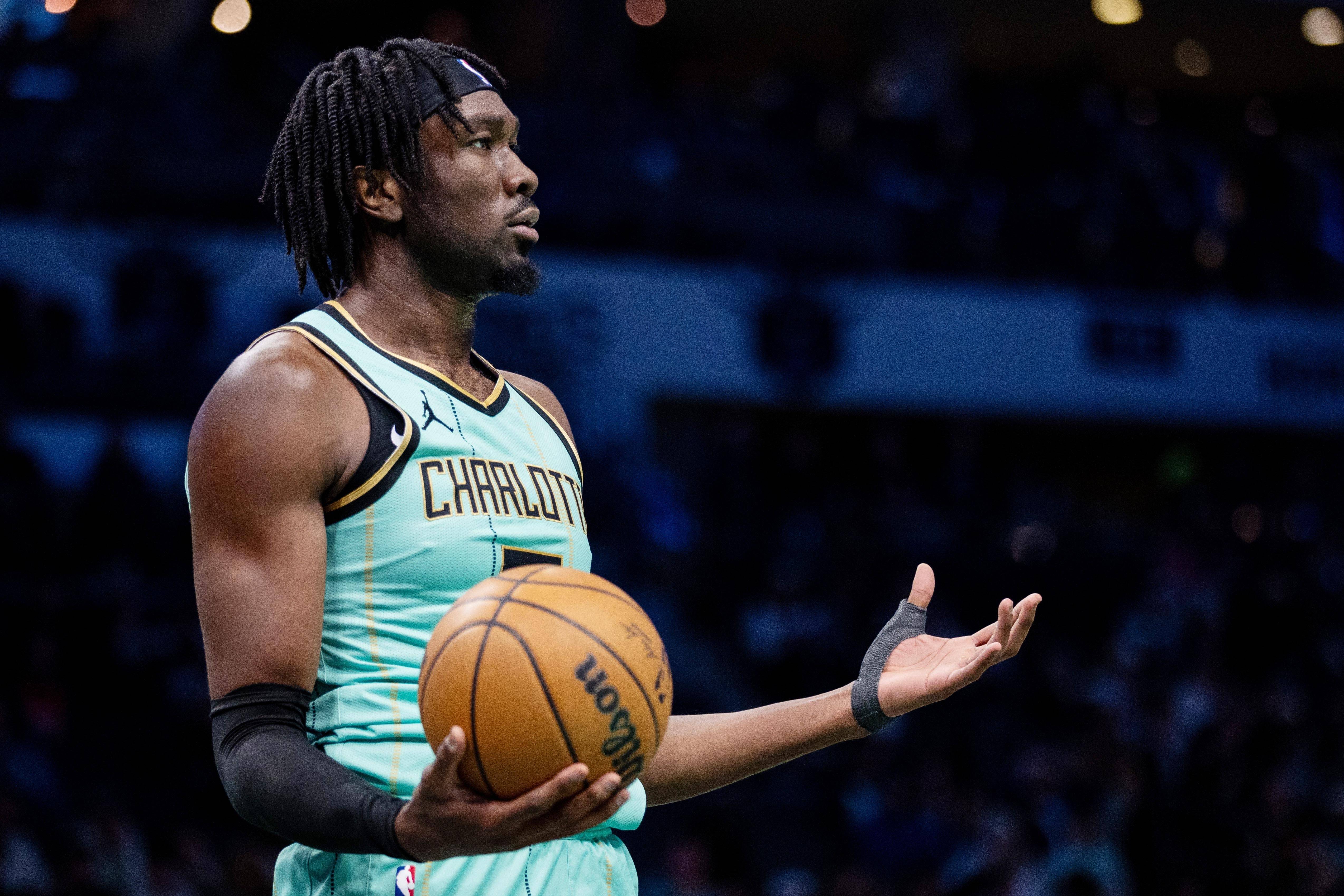 黄蜂惨败湖人，失误连连扼杀机会