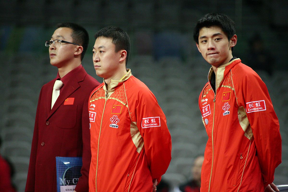 冠军斗智!球员们奋力拼搏的简单介绍