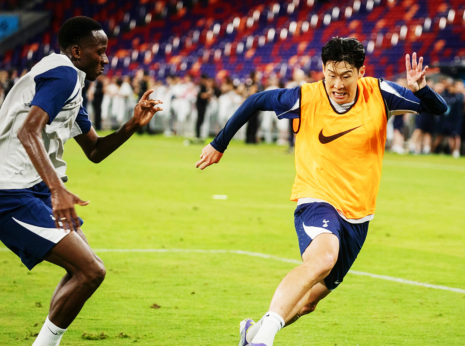 包含热刺锋线进攻犀利，连续大胜引关注的词条