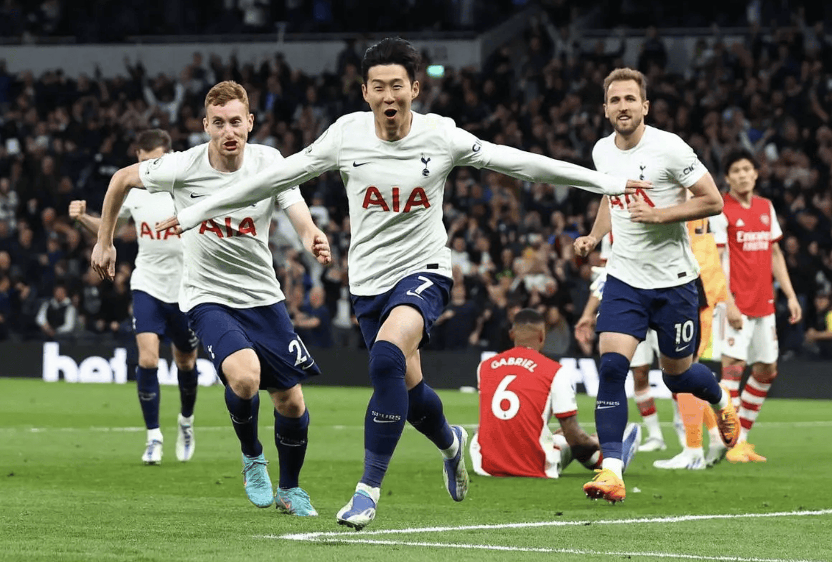 皇马客场战平托特纳姆热刺,获得欧冠小组第一 皇马客场战平托特纳姆热刺,获得欧冠小组第一