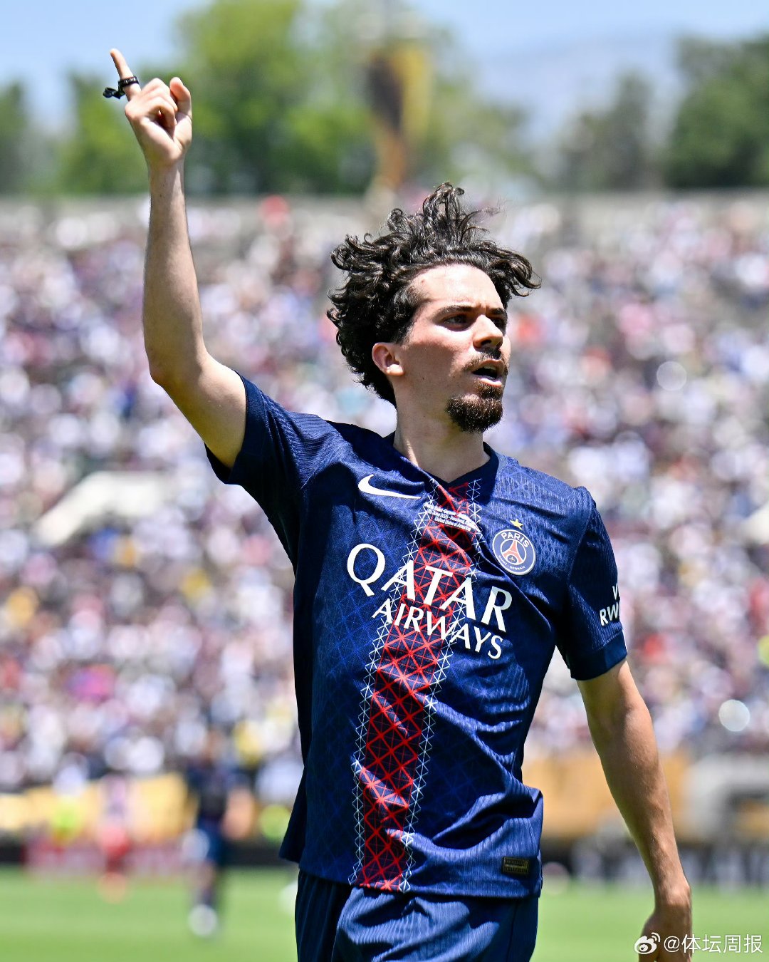 包含乌迪内斯年轻球员崭露头角，助球队胜利的词条