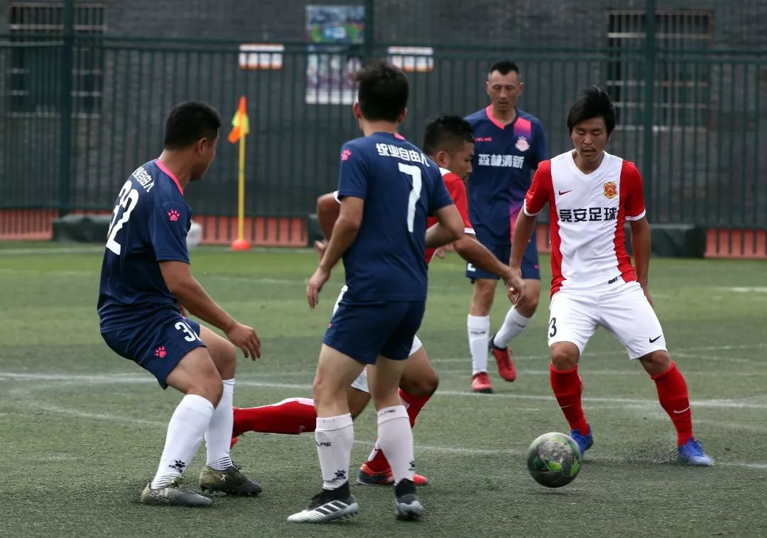 吉资球队领先对手大胜，全队雄心勃勃必胜决心的简单介绍