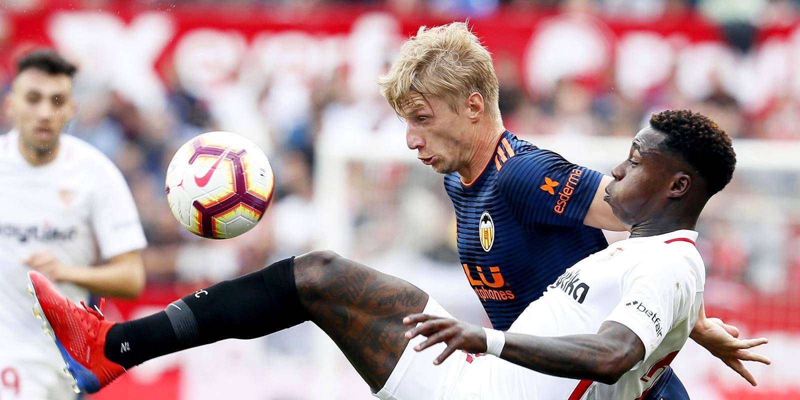 塞维利亚在客场击败对手 塞维利亚在客场击败对手